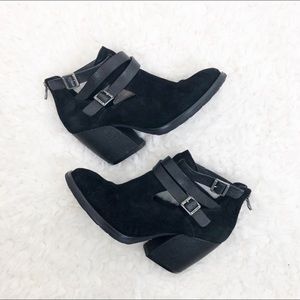 Korks by Kork-Ease black leather heel booties